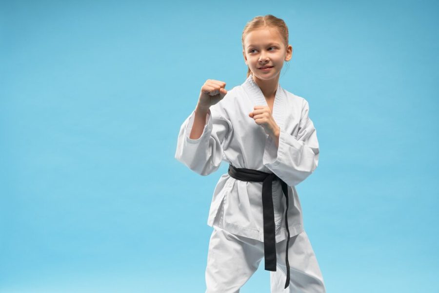 karate-girl-defense-position-practicing-combat-sports_7502-4337 karate-girl-defense-position-practicing-combat-sports_7502-4337